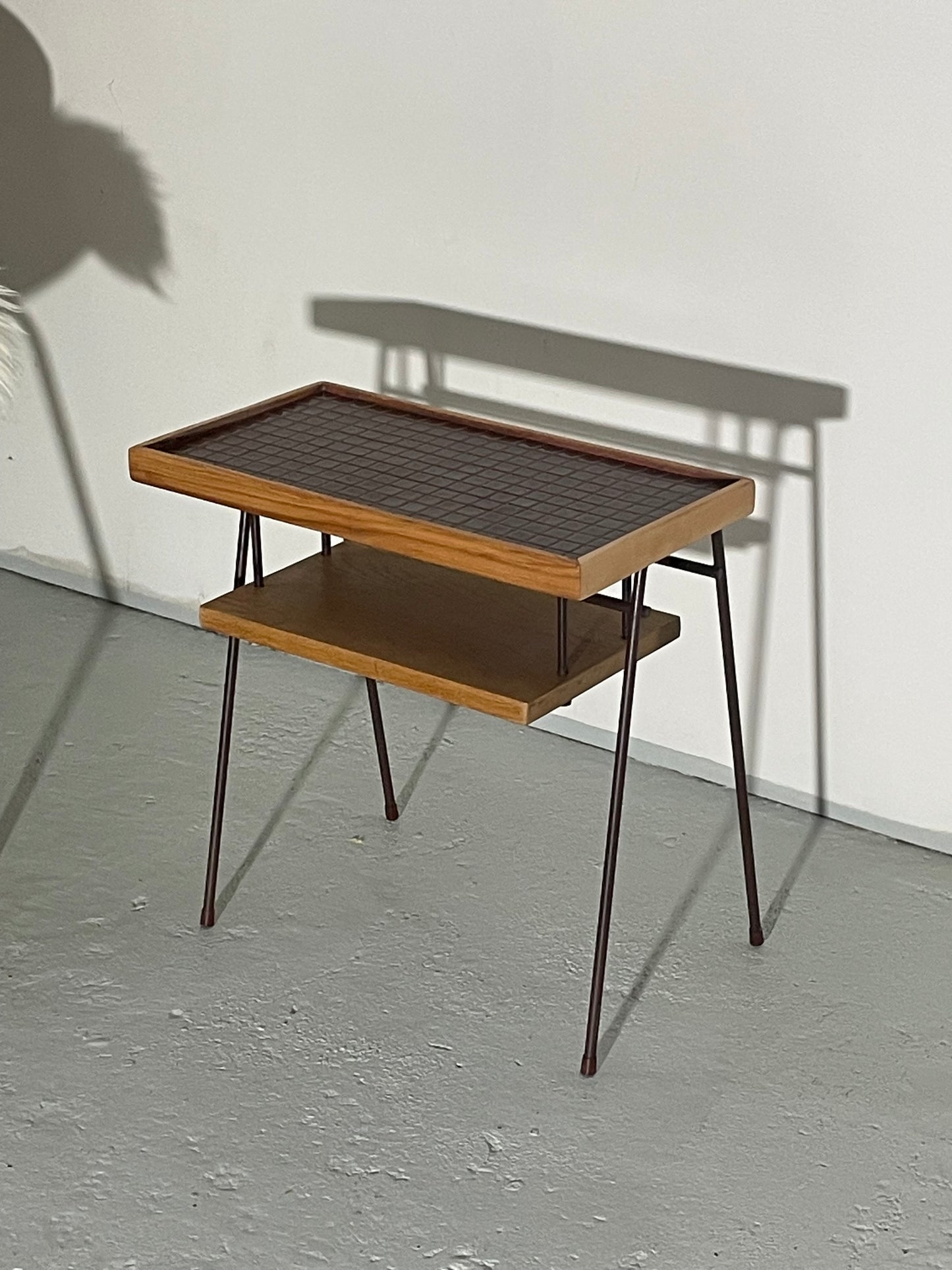 MAGAZINE RACK