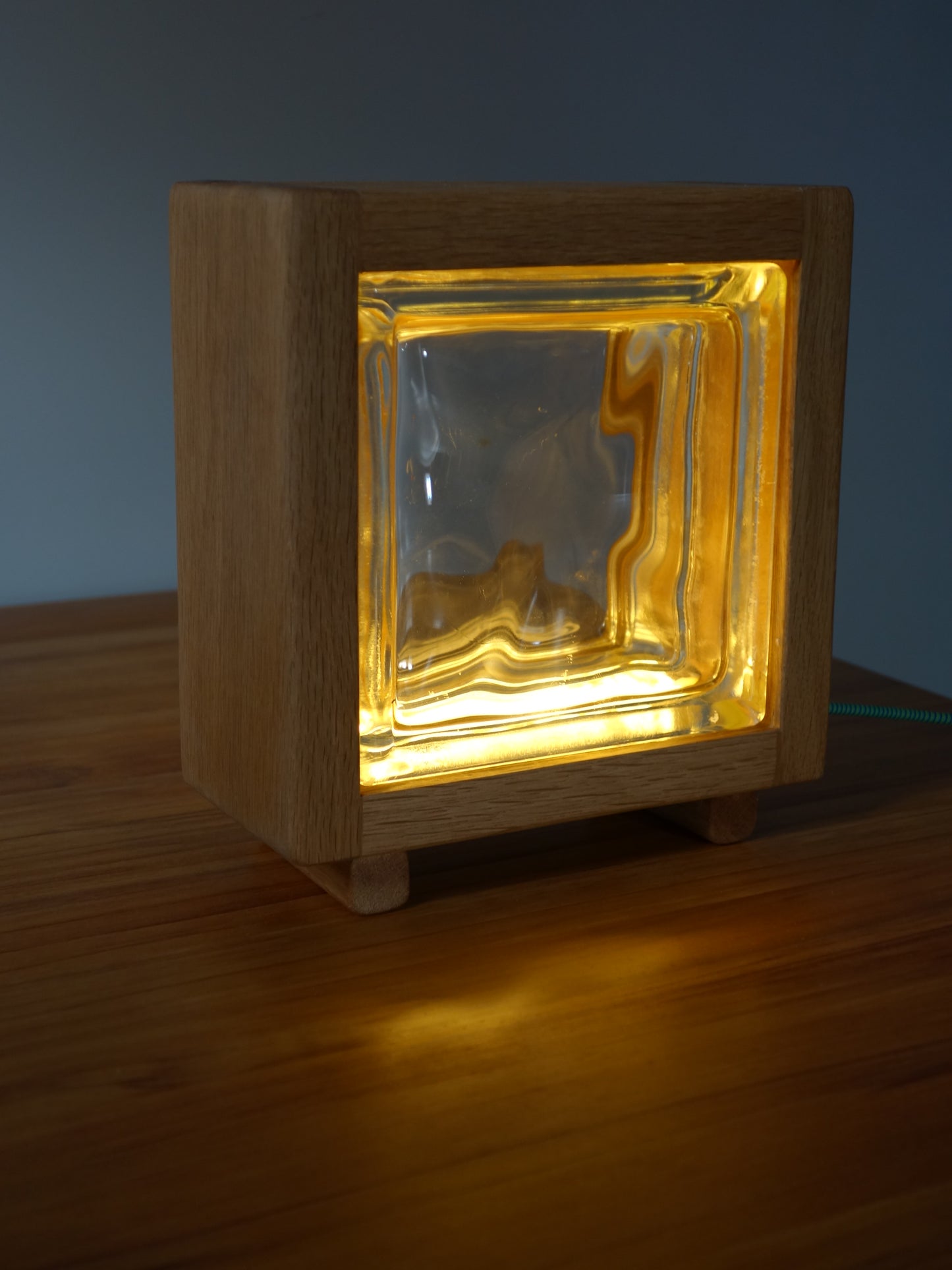 GLASS BRICK LIGHT