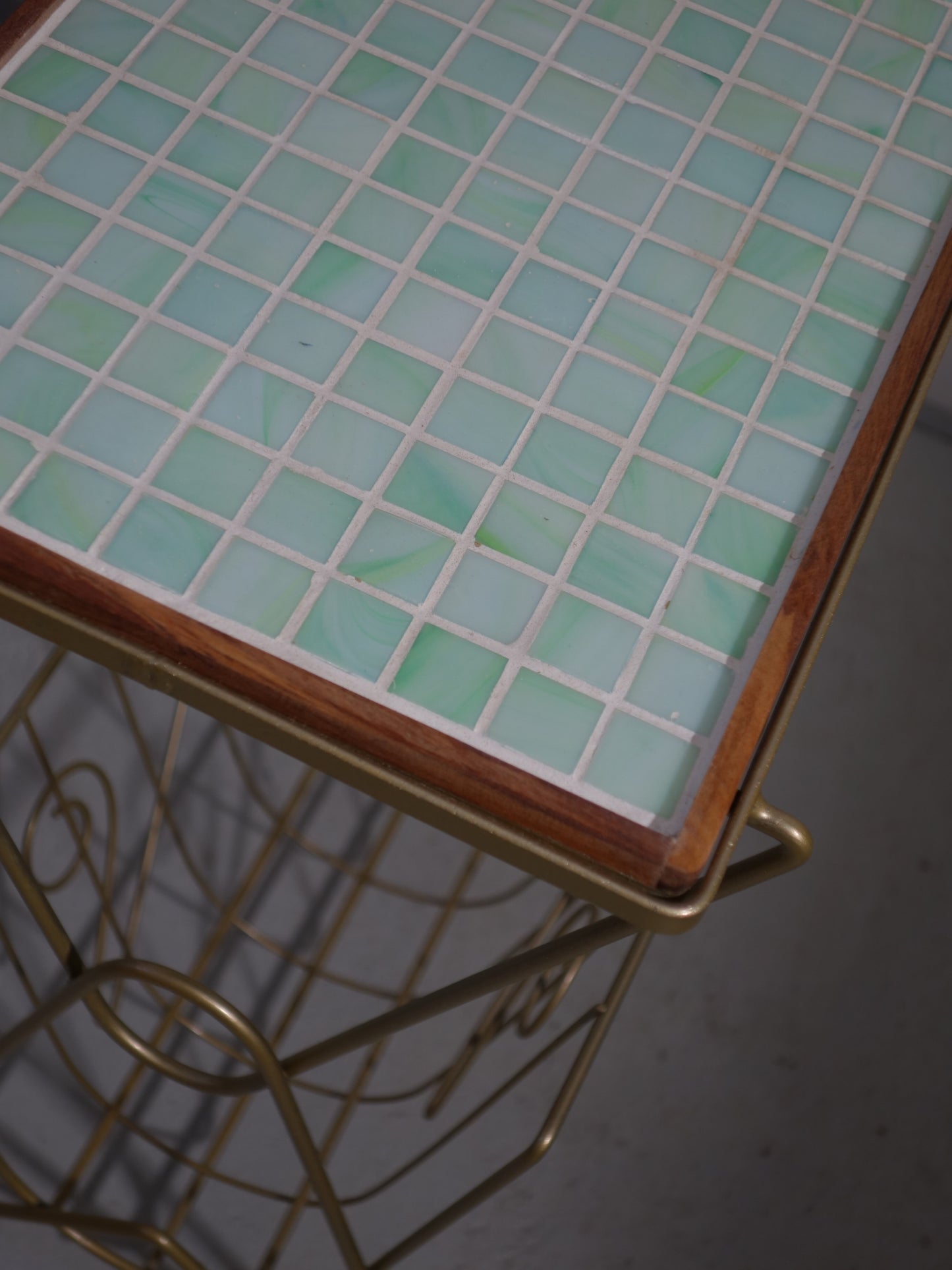 MAGAZINE RACK