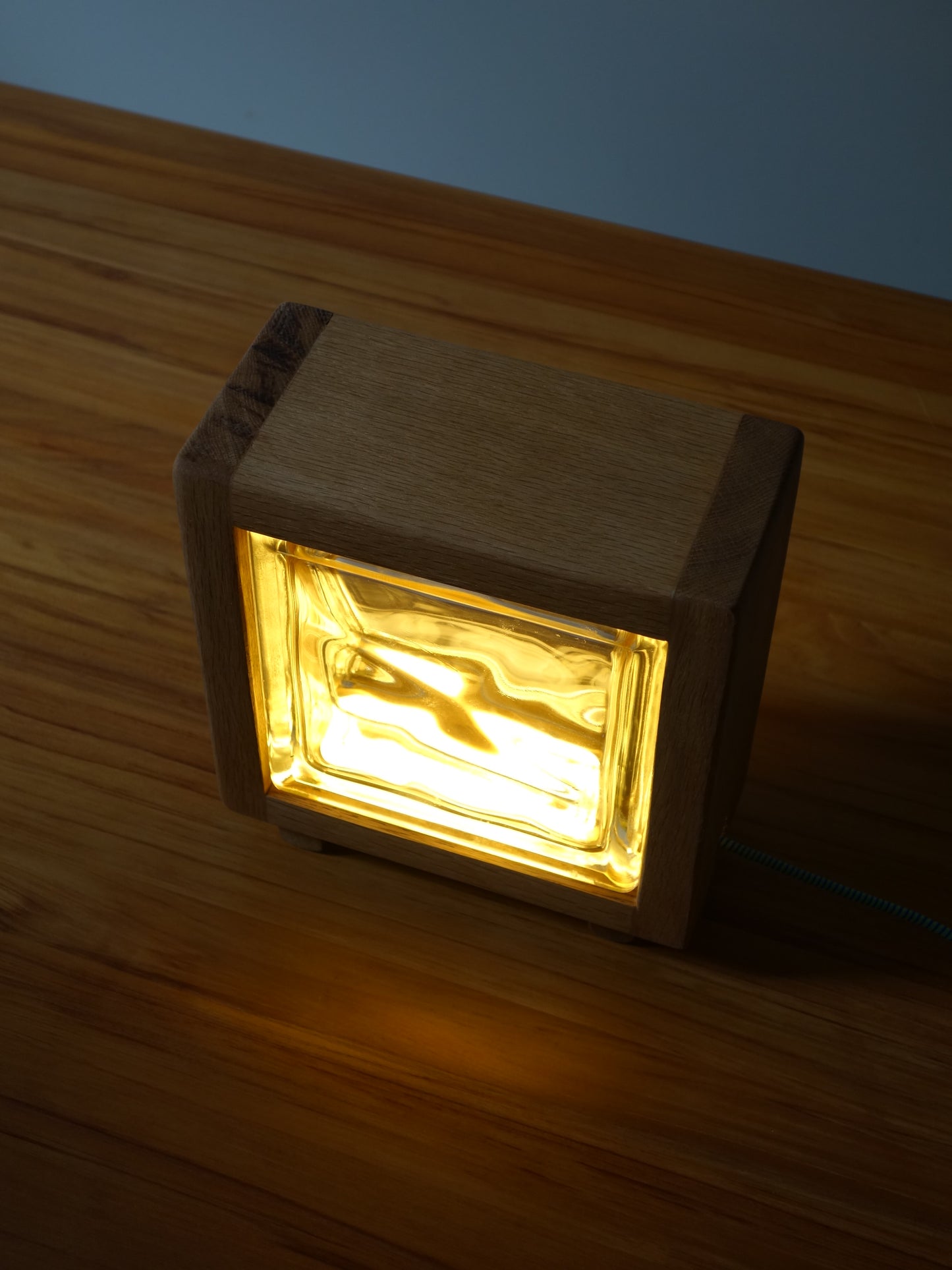 GLASS BRICK LIGHT