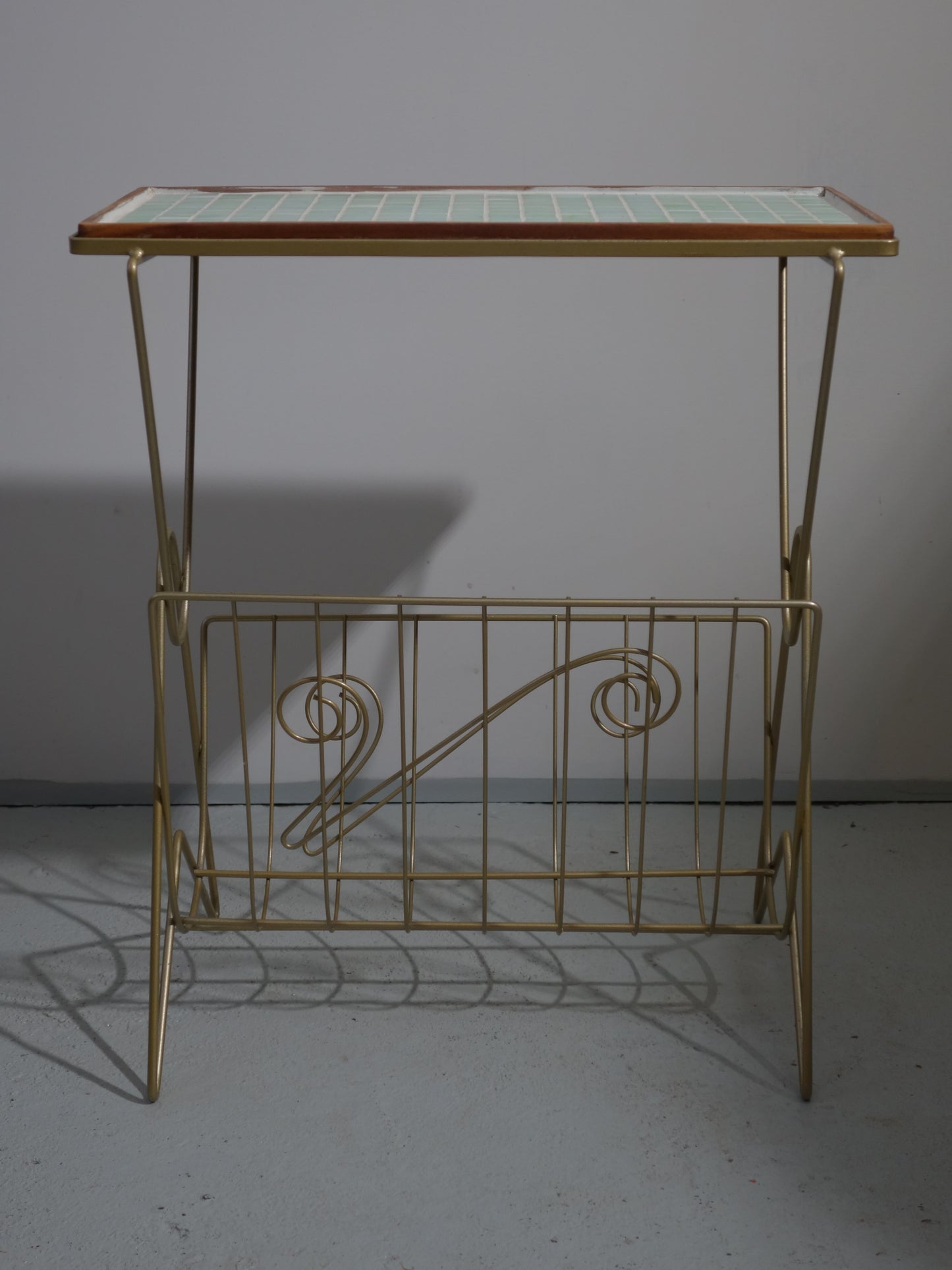 MAGAZINE RACK