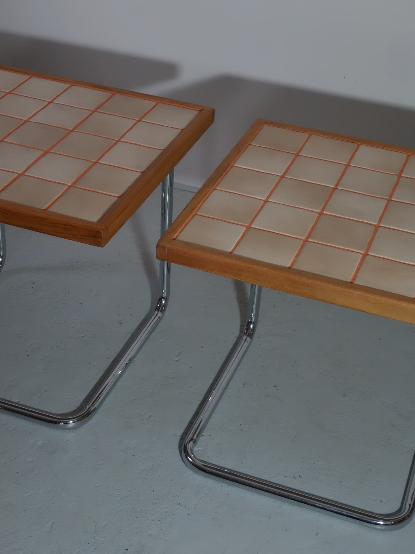 CREAM SIDE TABLE