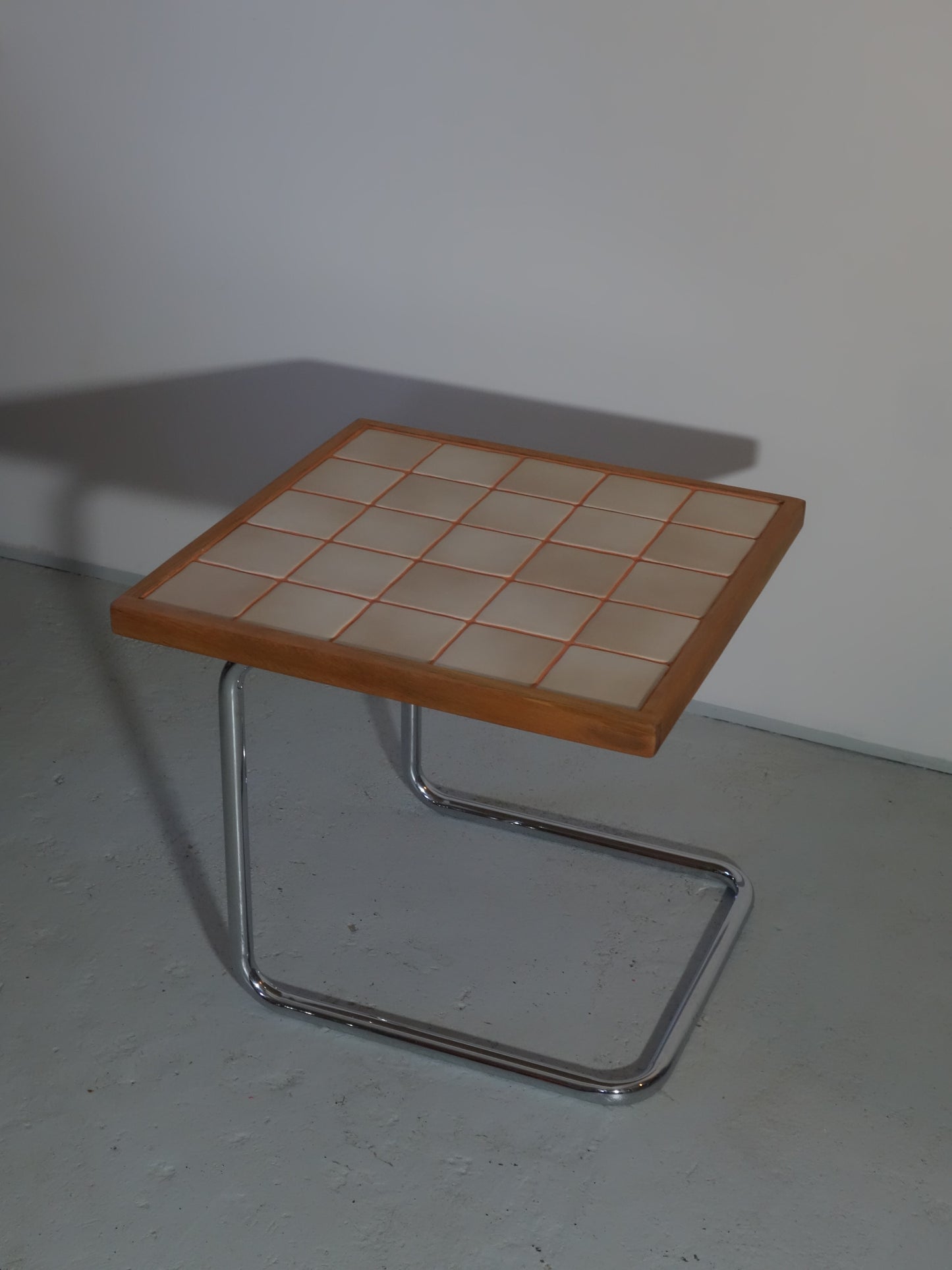 CREAM SIDE TABLE