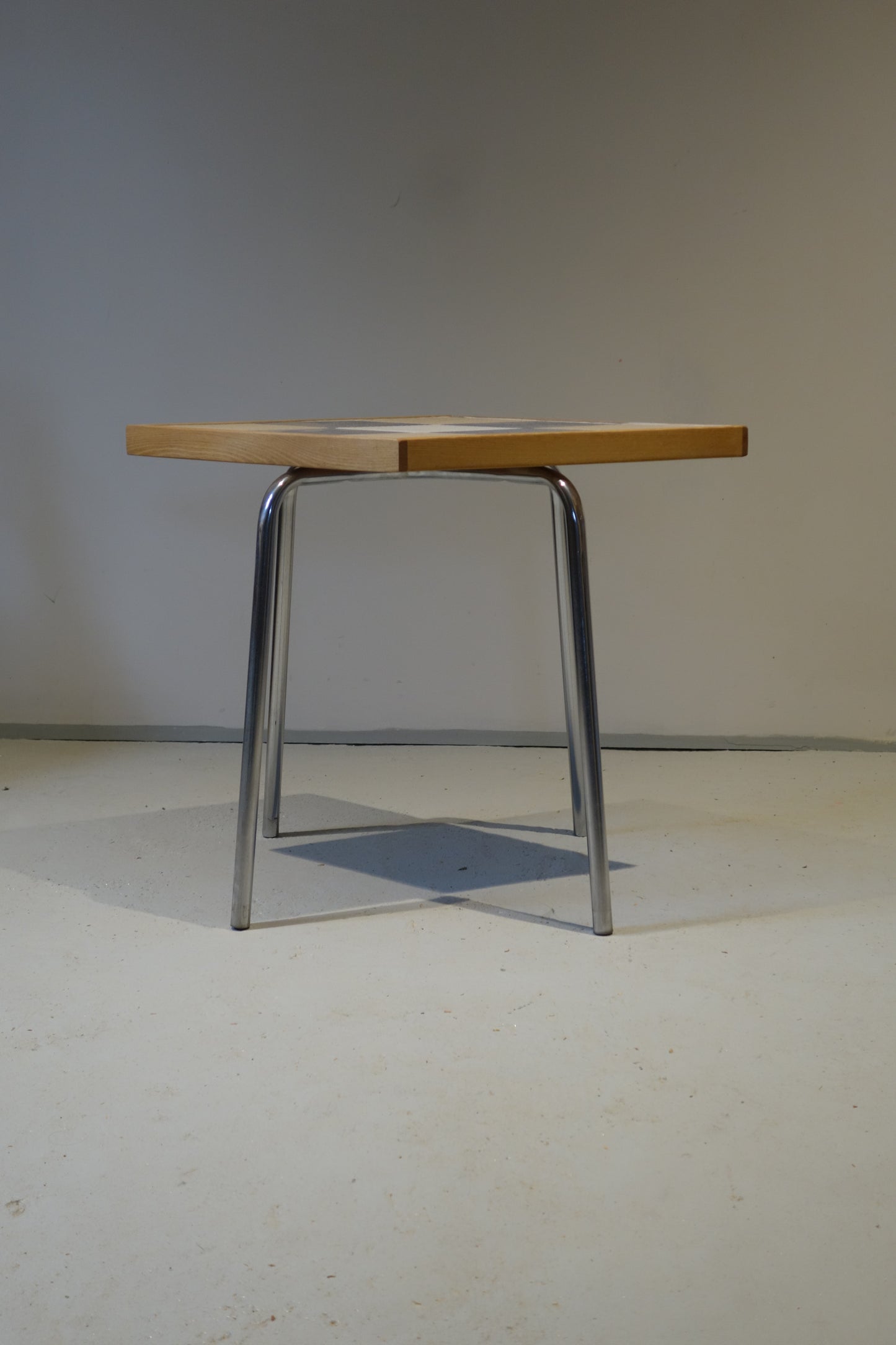 Diamond Table
