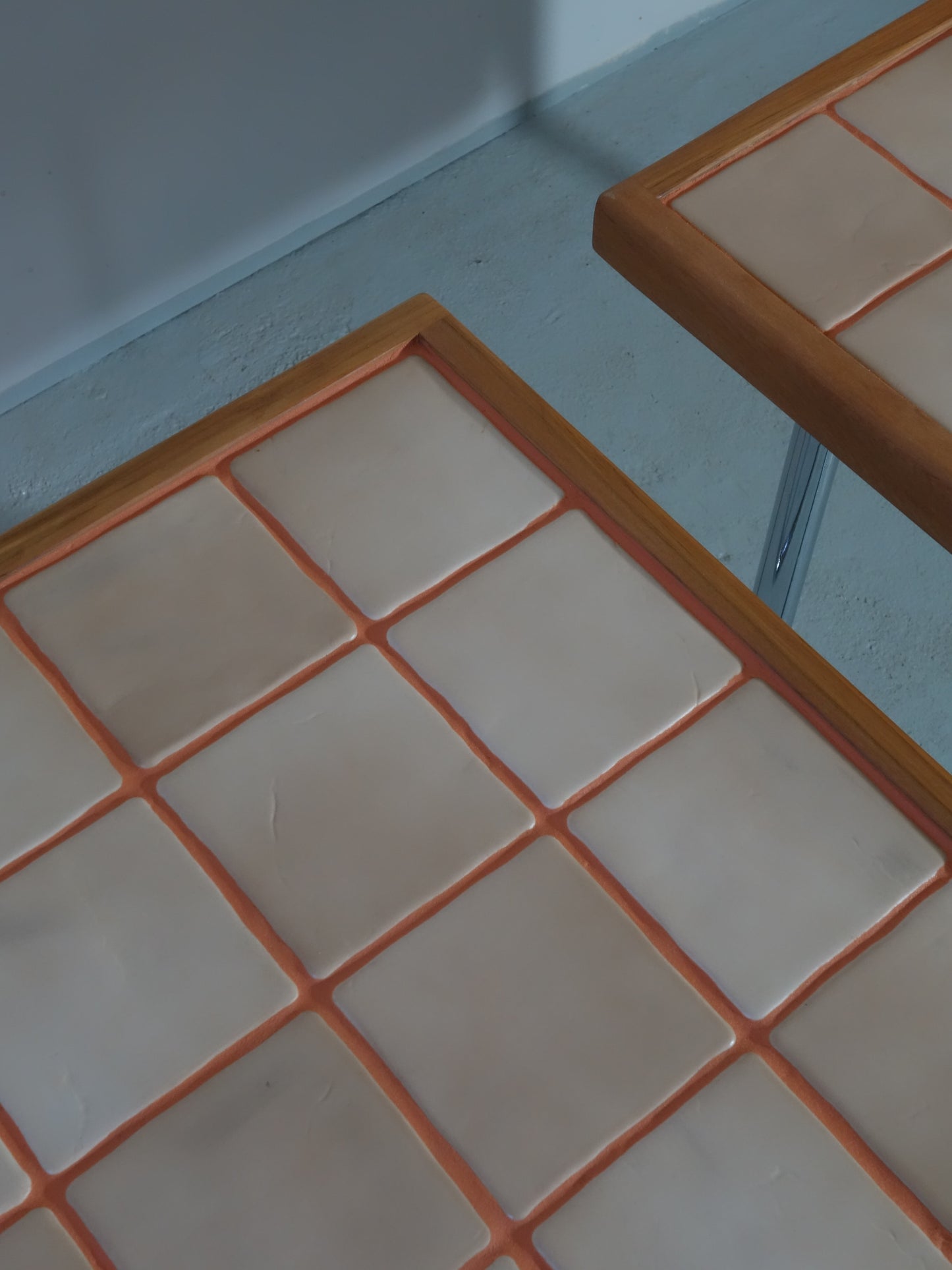 CREAM SIDE TABLE