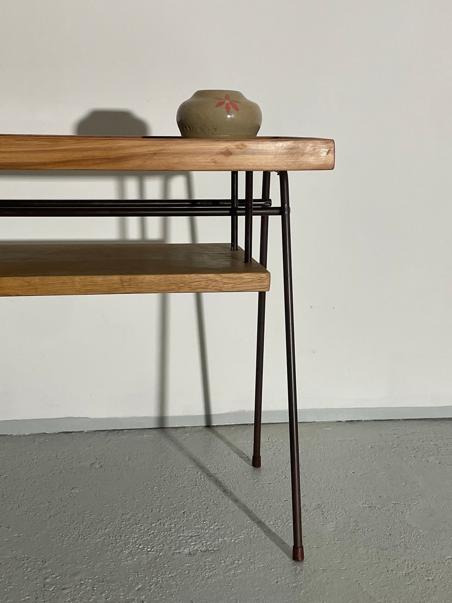 MAGAZINE RACK