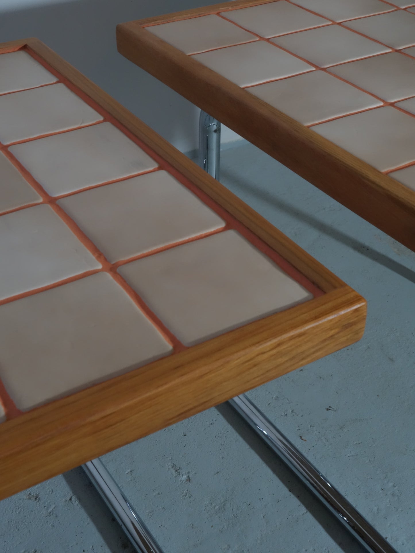 CREAM SIDE TABLE